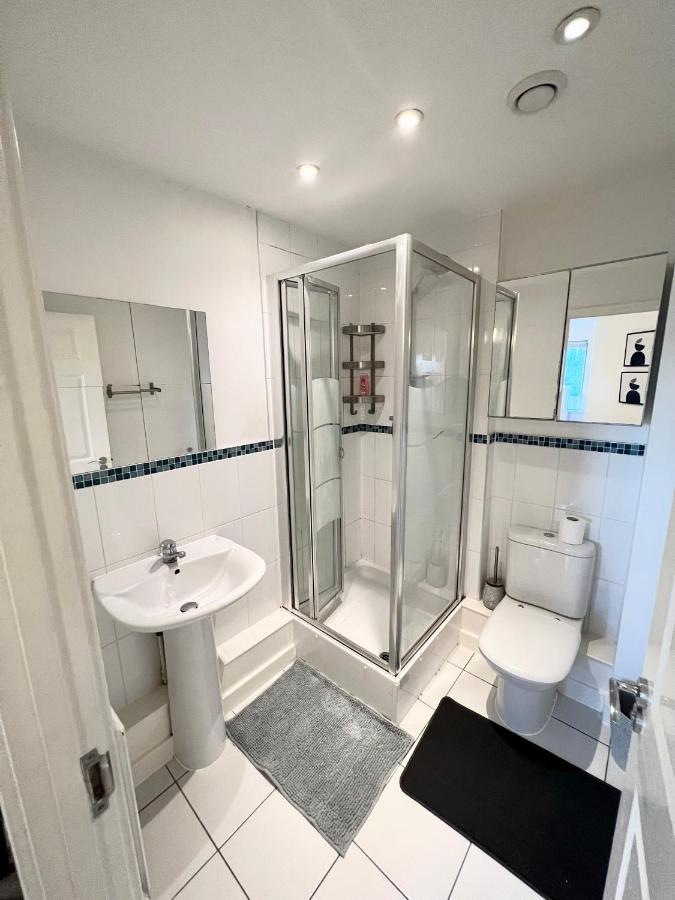 2 Bedroom Apartment Near Olympic Park With Free Parking Londra Esterno foto